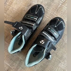 Bontrager Women’s Clip-in Cycling Shoes Size 8.5